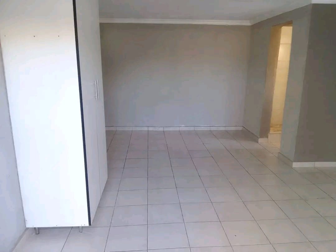 Available Rooms to Rent - Msholozi
