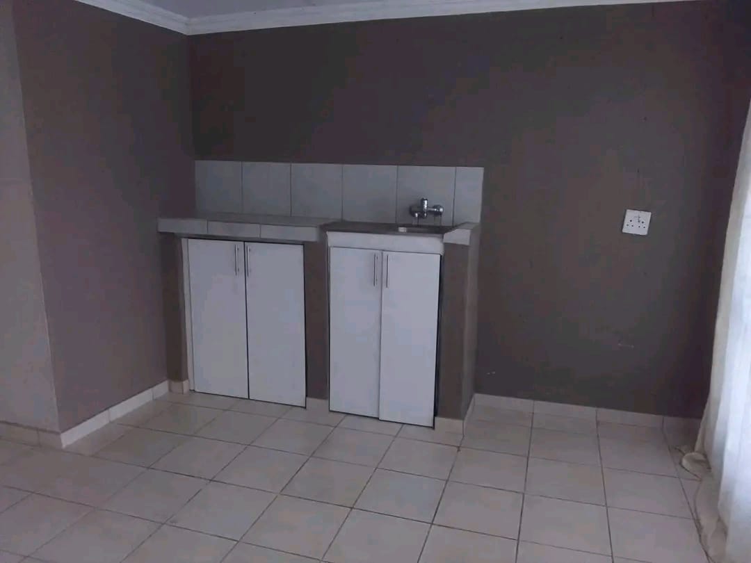 Available Rooms to Rent - Msholozi