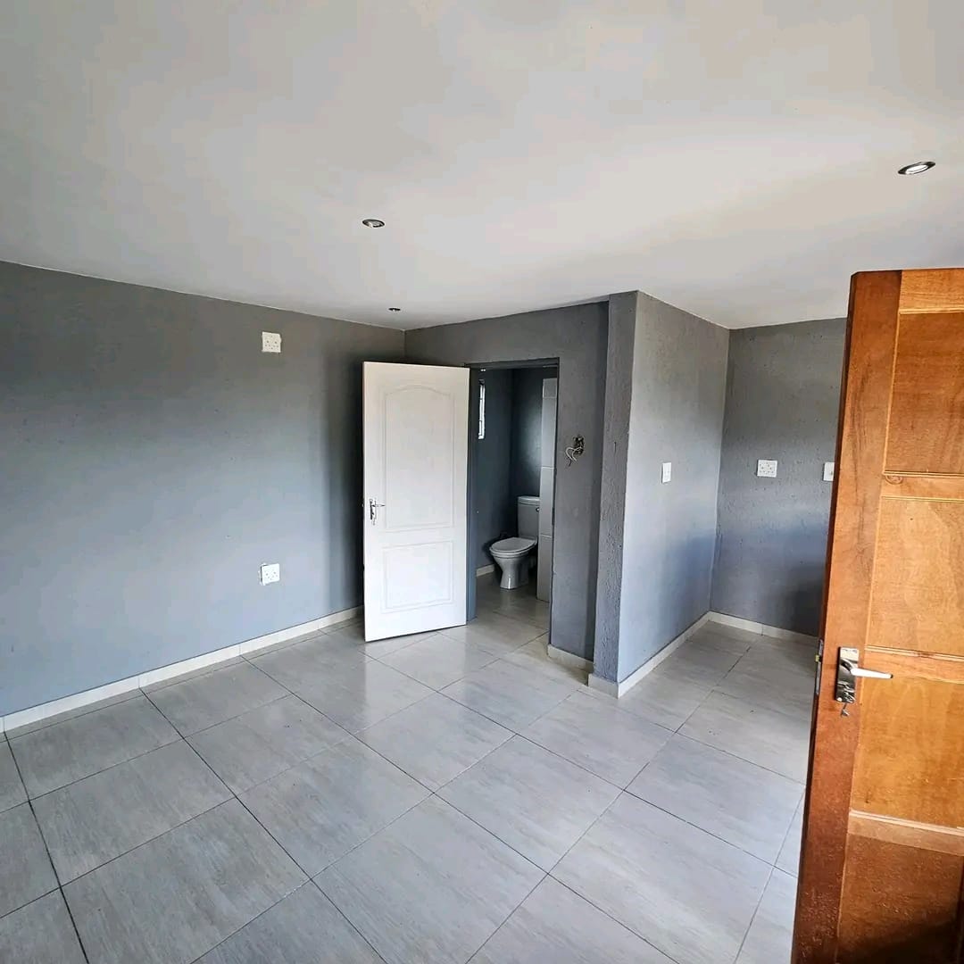 Bachelor Rooms Available - Thekwane North MaRR
