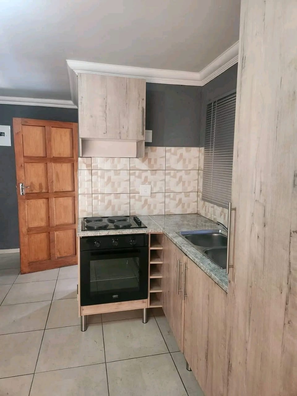 Bachelor Unit - Kanyamazane