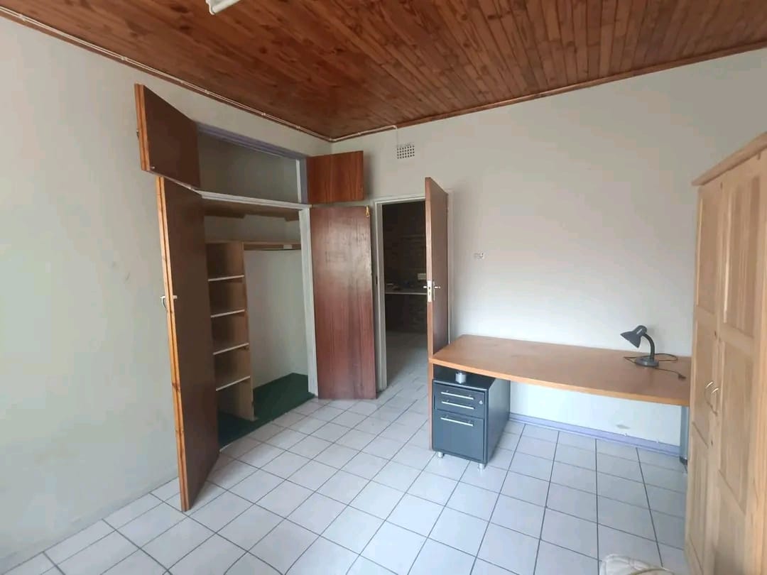 Fully Furnished Bachelor Unit - Stonehenge